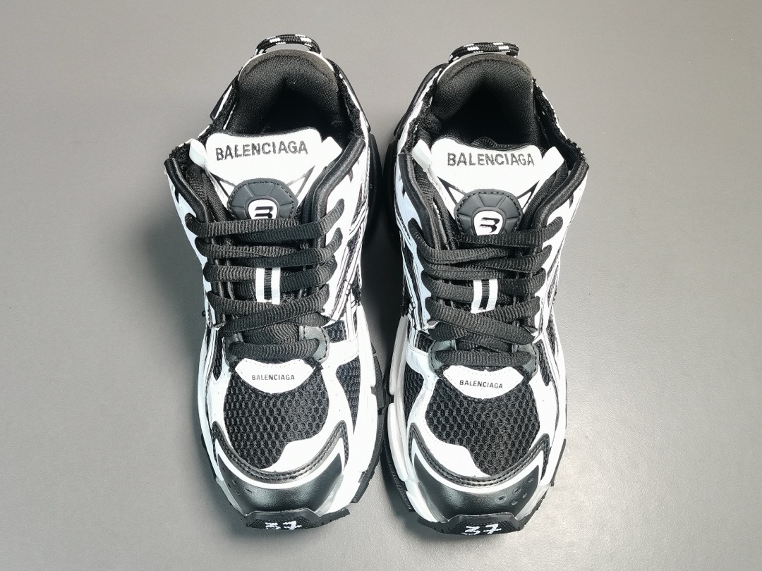 BALENCIAGA Runner SNEAKER